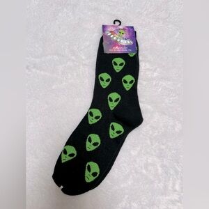NWT black and green alien socks